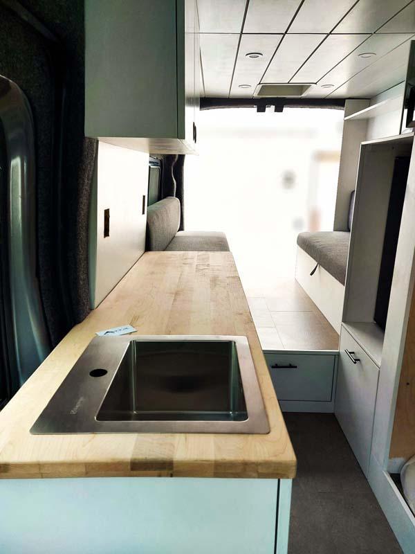 Travaux d’aménagement intérieur de fourgon Chambly